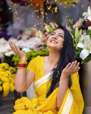 Nusrat Imroz Tisha Instagram - ফাগুন এসেছে 💛💛
PC: @zutons_snapshoot 

#tisha #nusratimrosetisha #imrose