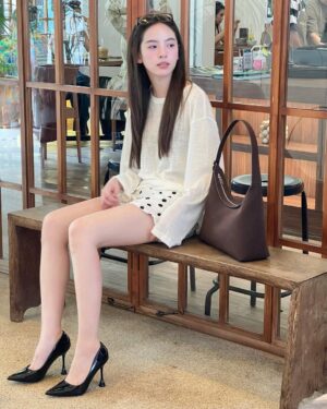 Nuttanicha Dungwattanawanich Instagram - Take time out 🍵 

@labella_bkk #GigibyLabella