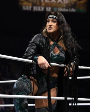 Olivia Kippen Instagram - Could @The_PenelopeFord avenge her Christmas Collision loss to @CallMeKrisStat? | 2/12/25, #AEWDynamite

Watch #AEWDynamite on-demand on @SportsOnMax