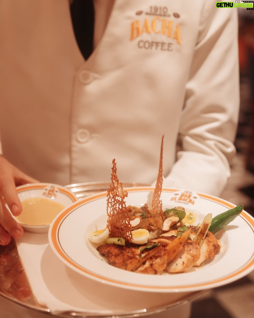 Olla Ramlan - 22.4K Likes - “Eat together, for shared meals bring even further blessings.” ✨🌙
Beberapa cuplikan sesi Iftar seru bersama my beloved ones, @cintaramlanunes @jomi.nunes @brotheralle minggu lalu di @bachacoffeeid Plaza Senayan! 🥰 ️
Selain si Chicken Supreme di Ramadan Set Menu serta beragram Hampers yang bisa custom, kata aku sih limited-edition Lychee, Raspberry & Rose Croissant mereka Midnight Sun Decaffeinated Coffee ditambah Chantilly cream & Tahiti vanilla = numero uno deh untuk buka puasa bareng orang-orang tersayang 🧡
#bachacoffee #bachacoffeeid