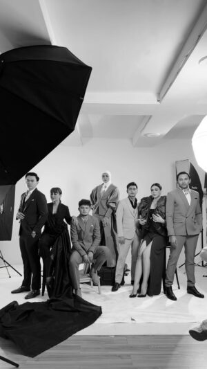 Olla Ramlan Instagram - BEHIND THE SCENE!

Glam Photoshoot
@allemanagement X @dikhasigitfashion 

AMAZING 2025 ✨

Absolutely excited to see the photo result with All Star @allemanagement 
It’s like waiting for a surprise that i know will be amazing!

How about you?
Just waiting for the all star photoshoot result in that Glomorous Suit @dikhasigitfashion! 🔥

DIKHA SIGIT, For Your Suit

#photoshoot #photosession #allstar #artist #managementartis #suit #suitdesigner #comingsoon