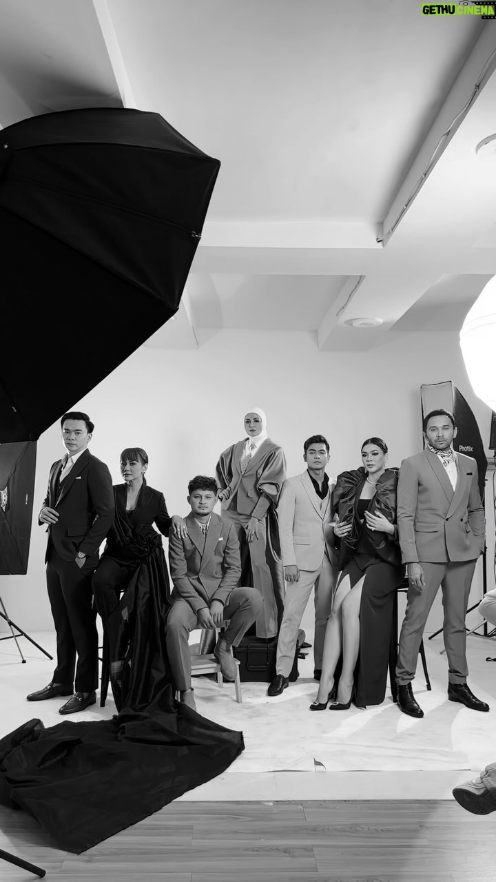 Olla Ramlan - 10.5K Likes - BEHIND THE SCENE!
Glam Photoshoot
@allemanagement X @dikhasigitfashion
AMAZING 2025 ✨
Absolutely excited to see the photo result with All Star @allemanagement
It’s like waiting for a surprise that i know will be amazing!
How about you?
Just waiting for the all star photoshoot result in that Glomorous Suit @dikhasigitfashion! 🔥
DIKHA SIGIT, For Your Suit
#photoshoot #photosession #allstar #artist #managementartis #suit #suitdesigner #comingsoon