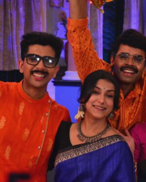 Pallavi Sharma Instagram - Thank you for giving so much love, A Very good team, I learned a lot, thank you for PIKLU guys, signing off❤️ #neemphoolermadhu @zeebanglaofficial