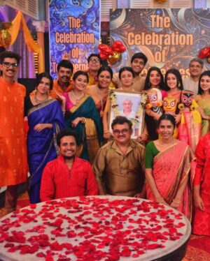 Pallavi Sharma Instagram - Thank you for giving so much love, A Very good team, I learned a lot, thank you for PIKLU guys, signing off❤️ #neemphoolermadhu @zeebanglaofficial