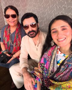 Actress Pankhuri Awasthy Rode HD Photos and Wallpapers March 2025