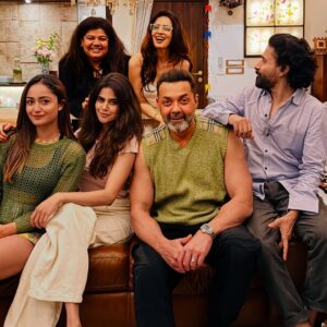 Parinita Seth Instagram - cheers to the success of this amazing show #aashram 3.  and Cheers the the best team who made this happen.  @madhvibhatt @jhadisha  and again cheers to the entire cast. love each one of you all.  @iambobbydeol @iamroysanyal @aaditipohankar @sachinshroff1 @sassysaurav @chandan.kowli @rajeevsiddhartha @tridhac @preetithemountaingirl @anurittakjha  #aashram3 #success #viral  #loveyourself #grateful 🙏🏻