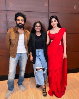 Parvathy Saran Instagram - Another Day.. Another Interview with my Favourite Favourite Creator @gvprakash Anna & #DivyaBharathi for #Kingston in 
cinema’s March 7 ✨ 

Also had a very detailed conversation with Director @pushkar.gayatri for #SuzhaTheVortex on @amazonprime Feb 28 ♥️

Interview : @indiaglitz_tamil