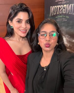 Parvathy Saran Instagram - Another Day.. Another Interview with my Favourite Favourite Creator @gvprakash Anna & #DivyaBharathi for #Kingston in 
cinema’s March 7 ✨ 

Also had a very detailed conversation with Director @pushkar.gayatri for #SuzhaTheVortex on @amazonprime Feb 28 ♥️

Interview : @indiaglitz_tamil