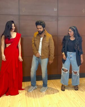 Parvathy Saran Instagram - Another Day.. Another Interview with my Favourite Favourite Creator @gvprakash Anna & #DivyaBharathi for #Kingston in 
cinema’s March 7 ✨ 

Also had a very detailed conversation with Director @pushkar.gayatri for #SuzhaTheVortex on @amazonprime Feb 28 ♥️

Interview : @indiaglitz_tamil