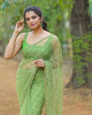 Parvathy Venkitaramanan Instagram - 🤍

Makeup @honeylang_makeup_artist 
Hair @hema__makeup__artist 
Saree @tamohara_house_of_designs 
Blouse @vasthraa.designers 
Camera @evidencemaker