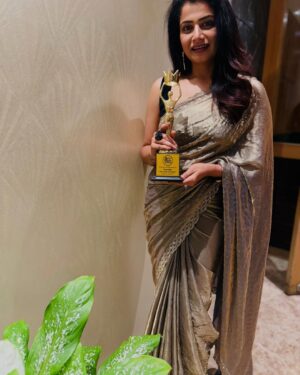Parvathy Venkitaramanan Instagram - Thank you AVC Wonder women Awards @sridevidevanand 🙏🏻

Honoured recieving an award amidst all the wonder women out there❤️ #extremelygrateful 

And congratulations for your Life Time Achievement award  our dearest @satyapriya_bhagavatula ma❤️ you are a true wonder women 🔥😘