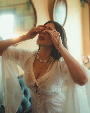 Parvati Melton Instagram - Some prayers are silent, but they shake the soul just the same. Heaven doesn’t feel so far when peace lives within. 🕊️🪽🤍 At @victorianbelleweddings for the workshop by @cobaltstudiospdx x @darchivenetwork event
Photographed by the amazing @asherrainphotography 
A day full of magic, mood, and muses
🏰🕯️⛪️✨
