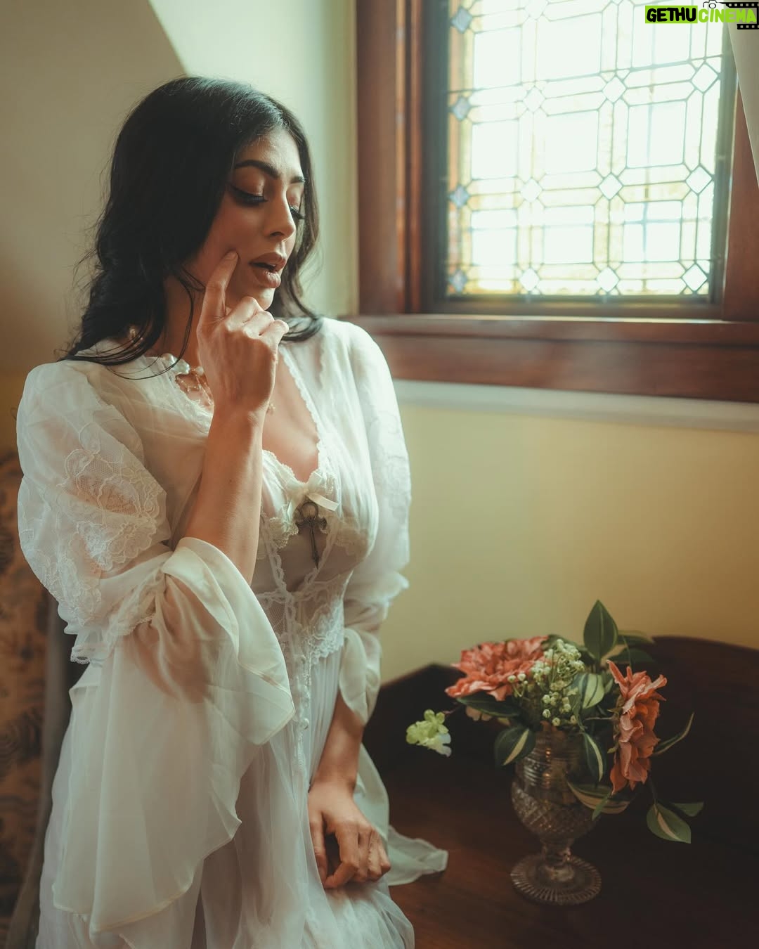Parvati Melton - 3.2K Likes - Some prayers are silent, but they shake the soul just the same. Heaven doesn’t feel so far when peace lives within. 🕊️🪽🤍 At @victorianbelleweddings for the workshop by @cobaltstudiospdx x @darchivenetwork event
Photographed by the amazing @asherrainphotography
A day full of magic, mood, and muses
🏰🕯️⛪️✨