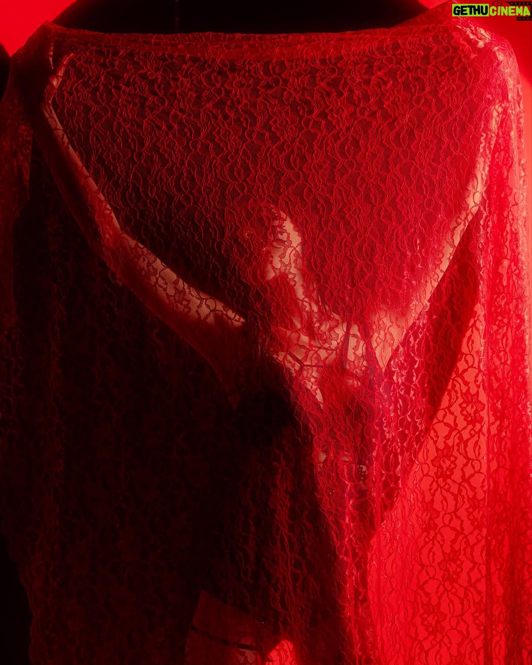 Parvati Melton - 2.9K Likes - Kissed by darkness, crowned in fire. A wandering heart, but a soul that refuses to be caged. Love me or fear me, either way, I linger… A little danger, a little desire—wrapped in silk and fire. ❤️🔥🖤❤️ 📸 @photography.by.aidan @cobaltstudiospdx Anti-Valentine's Workshop
Hosts: @rosegerberpnw @xnilasx
Model: @parvatim
Makeup Artist: @morganmystique
Lighting Assistance: @prophotosupply @reynhiskey @codyketophotography
Props: @rosegerberpnw @katiefx_pdx