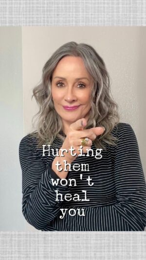 Patricia Heaton Instagram - I 🤍 this quote. You may never get the closure you want -give it to God and move forward with peace. #modivation #healing #inspirationalquote