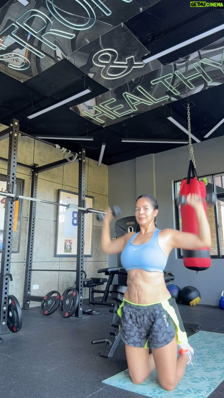 Patricia Javier - 256 Likes - 1st day challenge accepted @docrobfitness @docrob74 @docrobschiropracticclinic #docrobchiropracticwellnessclinic #healthiswealth🌳💰💯 #strongandhappy #docrobfitness #mommiesworkout #40thisthenew30th🙌🥂 @noblequeen_universe2019
