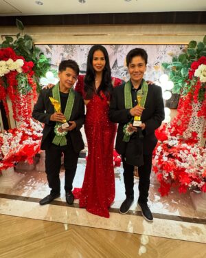 Patricia Javier Instagram - Life is precious just follow your dreams.  Thank you  madam @bennilyn_amigo_molina of  @globaltrendsbusinessleaders  for the recognition to us @docrobschiropracticclinic  #healthylifestyle #healthiswealth💚 photo by @joelmaniquis
