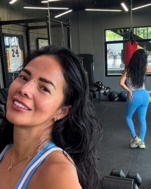 Patricia Javier Instagram - Doc Rob Fitness Challenge @docrob74 @docrobfitness @docrobschiropracticclinic #selflove  #healtylifestyle #docrobfitness challenge #40sisthenew30s