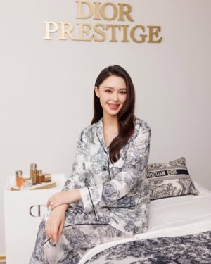 Patricia Tanchanok Good Instagram - ใหม่เซรั่มจาก Dior Beauty กับ Dior Prestige Le Nectar Intégral เซรั่มเข้มข้นให้การบำรุงล้ำลึกพร้อมคืนความอ่อนเยาว์ให้ผิวดูมีมิติ ✨ มาพร้อมเซรั่ม Dior Prestige Le Nectar Premier ช่วยให้ผิวอ่อนเยาว์ เน้นเรื่องริ้วรอย และ Dior Prestige Le Baume De Minuit ครีมบำรุงผิวกลางคืน มอบผิวแลดูแน่นกระชับและอิ่มเอิบขึ้น แพทลองแล้วรู้สึกว่าผิวได้รับการปรนนิบัติแบบสมบูรณ์แบบที่สุดเลยค่ะ 🌹😍

วางจำหน่ายแล้วที่ Dior Beauty ทุกสาขา และ ออนไลน์ shop.dior.co.th 

#DiorPrestige #DiorBeauty @DiorBeauty