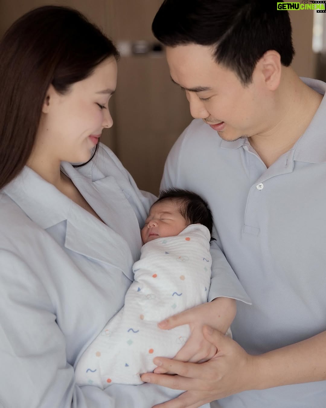 Patricia Tanchanok Good - 3 Likes - He’s here! Welcome to the family baby Patrick 🐻🩵
พาน้องแพทริคมาแนะนำตัวครับ ไม่แน่ใจว่าคนนี้เหมือนคุณพ่อหรือคุณแม่มากกว่ากัน 😅