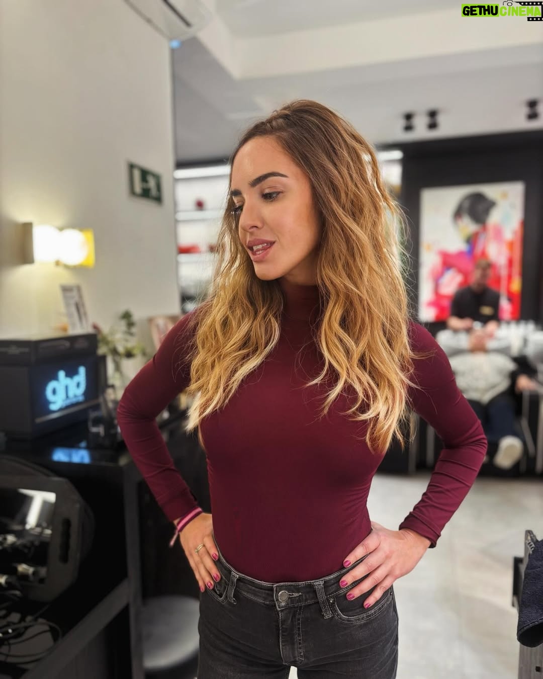 Paula Prendes - 5.1K Likes - Hola, soy Rubia 🫣 Adiós 🙋🏼♀️ #nuevosproyectos
Vocación: Amar una cosa a la que uno no pide que le ame a su vez. Querer algo como la belleza, la verdad o la dignidad, sin esperar recompensa
New Look by @ana.alcazar @thebeautyconcept #TBCHair