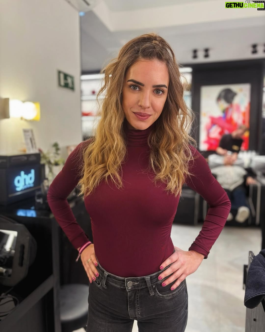 Paula Prendes - 5.1K Likes - Hola, soy Rubia 🫣 Adiós 🙋🏼♀️ #nuevosproyectos
Vocación: Amar una cosa a la que uno no pide que le ame a su vez. Querer algo como la belleza, la verdad o la dignidad, sin esperar recompensa
New Look by @ana.alcazar @thebeautyconcept #TBCHair