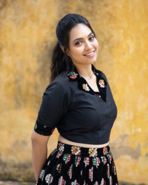 Pavithra Janani Instagram - It will all make sense one day 🖤

Mua @profile_makeover 
Hairstylist @mani_stylist_ 
Accessories @new_ideas_fashions 
Outfit @tweety_threads 
Pc @sano_visuals 

#embracetheprocess