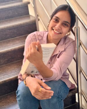 Pavithra Janani Instagram - Isai 🎵 
Nee
Naan 

Pc @ananthi_rj ♥️

#song #endhannenjilneengatha  #musicismylove