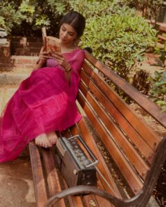 Actress Pavithra Lakshmi HD Photos and Wallpapers September 2025