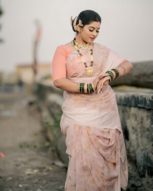 Payal Pati Instagram - कोलनी नाचू निघाल्या शिमग्याची हावली😍💃

Look- @makeupartist_nidhi_vilas_patil 
Click- @s.m.d_production 
Earcuff - @mr_joker_0312 
Dorla-kanthi - @hariomartjewllery 
Nailart - @nails_artistryv 

#shimga2025 #holi #shimgautsav #aagri #aagrikoli #aagrikoliswagstar⛵😎 #aagrikolicommunity #aagrikolisong #kolni #treditionallook❤️ #marathi #marathimulgi❤️ #marathiculture #aagrikolisamaj #look #lookoftheday #photooftheday #jwellary #kolisareelook #payalpatil