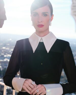 Paz Vega Instagram - 🖤 Queda mucho por sentir ✨

#Goya2025 

@messika 
@cherubinaofficial 
@hotelalhambrapalace 
@aquazzura 
@academiadecine 
@saigucosmetics 

Photo: @enekoingunza 
Styling : @stellopino