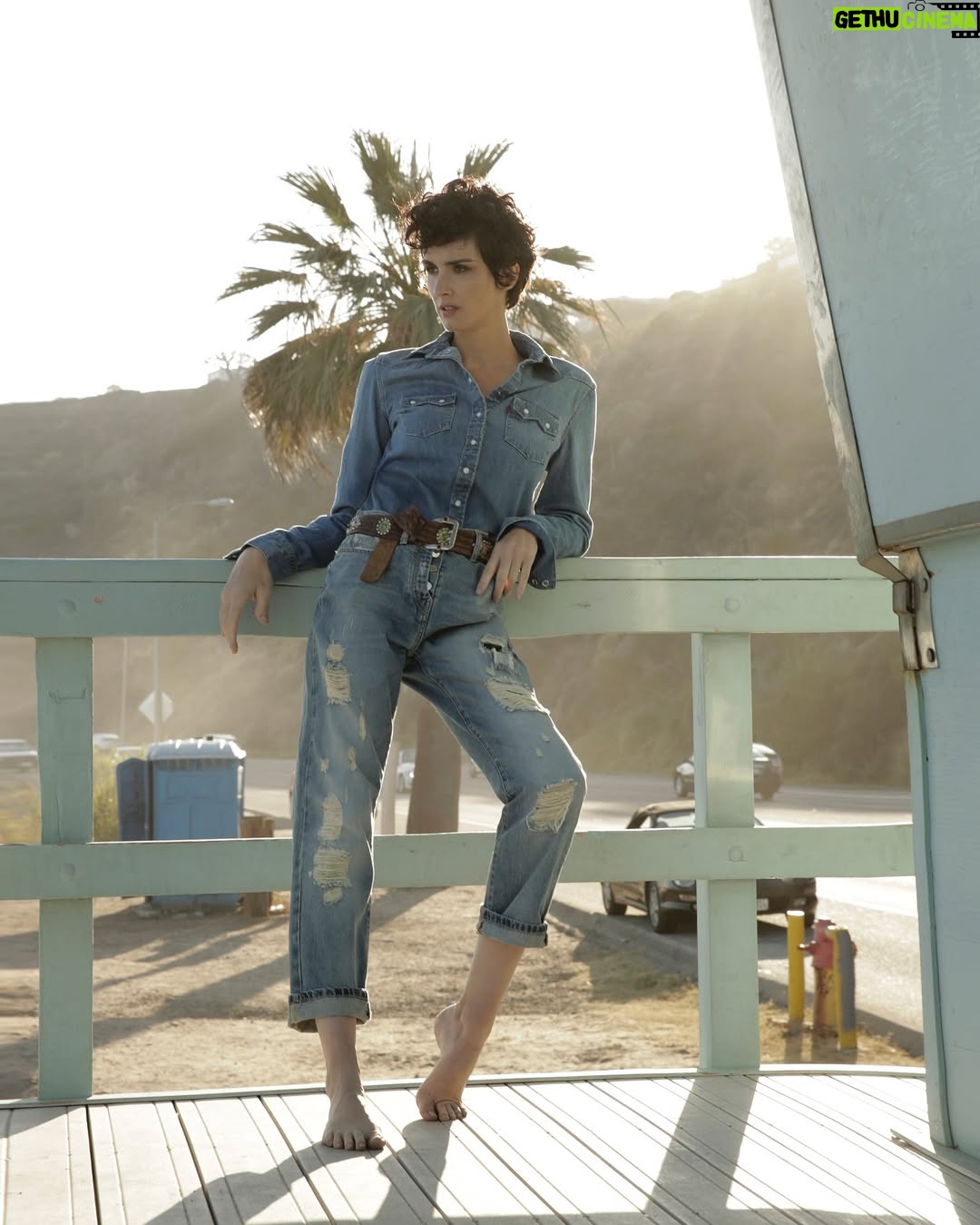 Paz Vega - 14.9K Likes - Entre rodajes, atascos en la 405, tacos a medianoche y momentos familiares… ¡Los Ángeles me dio de todo! 🎬🌮🚗💫 Un capítulo lleno de historias (y guiones sin escribir) que siempre llevaré conmigo. ¿Continuará? 🤔✨ #LosAngeles #Memorias #LaHistoriaSigue