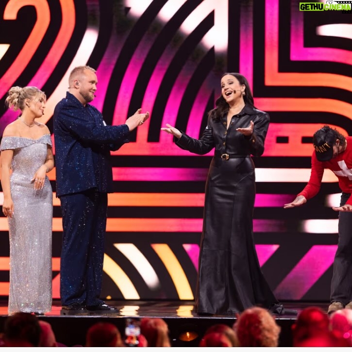 Petra Mede - 5.9K Likes - Vilken ära att få gästa #melodifestivalen och superproffsen @edvintornblom och @keyyo Tack @edwardafsillen för ett helt magiskt nummer som du skapat. Och som alltid @connybackstrom och @gustav.lagertrad som skapar magi.
❤️❤️❤️❤️