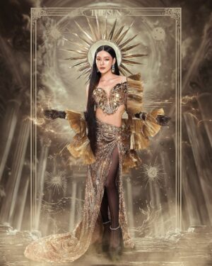 Phatchara Thabthong Instagram - The Lovers 🌞🌛
The Lovers tarot card represents Love, Balance 
and Choic-es 

MUA : @doublesix_aumz  @grace_makeup369
hair : @patthaworld 
Stylist : @sugusman
Photographer : @champ_roi_thai