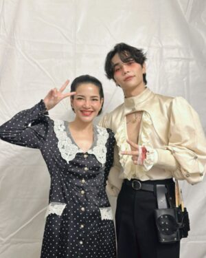 Phiyada Jutharattanakul Instagram - ชอบพี่นนท์ พี่เจฟ ❤️ อยากเห็น เล่น คอน🤘🏼ด้วยกันจุง แค่เปรยๆๆ 🤣 เด็กๆมาอ่าน ถามแน่ เปรยๆ แปลว่า อะไรคะ 😆