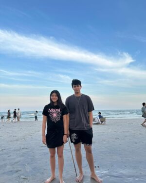 Phiyada Jutharattanakul Instagram - Happy new year 2025❤️👍🏼 from huahin ปีนี้ สวดมนต์ แล้ว เข้านอนก่อนปีใหม่ค่า 😤😅 เป็นคนดีมาก บอกเลย555  ปีใหม่ ขอให้ ทุกคนมีความสุข สมหวังในทุกสิ่ง และมีแต่รอยยิ้มทั้งปีเลยนะคะ 🥰