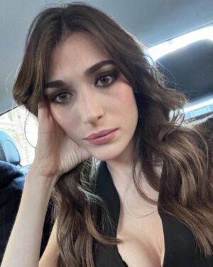 Pilar Fogliati Instagram - Armani Family🤍
@armanibeauty #makeup 
Con le meravigliose @dodi_make_up e @grant_hairdresser 
♥️ grazie!!!