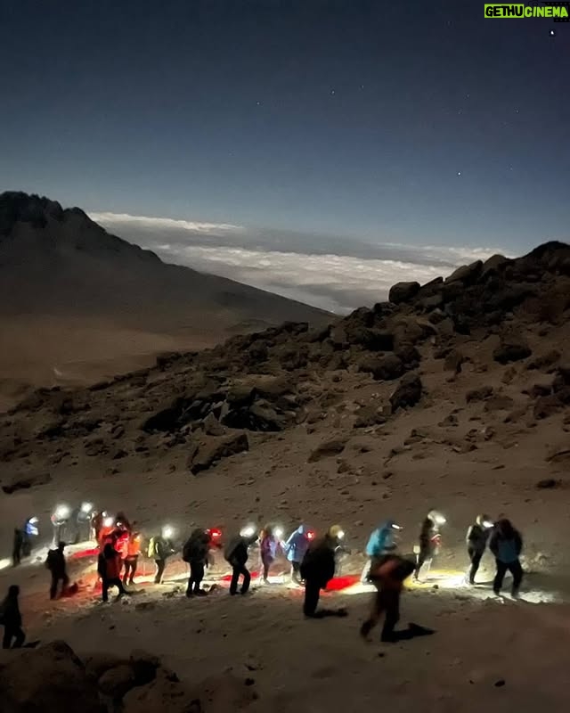 Pimpinha Jardim - 13.7K Likes - Ao final de 6 dias consegui chegar ao ponto mais alto de África. Um desafio muito difícil que foi superado! Uma experiência única, uma conquista para a vida. Obrigada a todos os que fizeram parte desta aventura, a escalada sem vocês não teria sido a mesma coisa. 🏔️ Mount Kilimajaro - Uhuru Peak 5895m amsl #highestinafrica #kilimanjaro #tanzania #africa #7summits