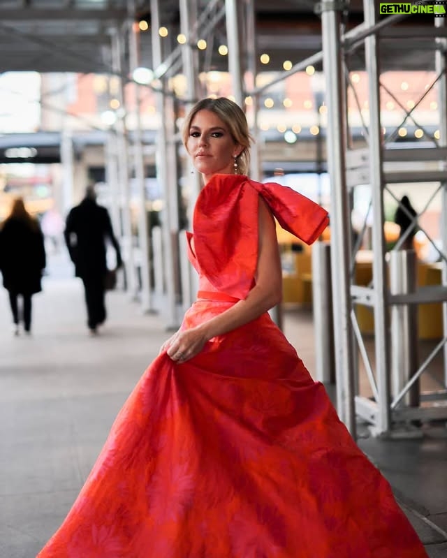 Pimpinha Jardim - 13.4K Likes - International Emmy Awards ✨
Dress: @joao_rolo_couture
Jewels: @boutiquedosrelogiosplus
Styling: @goncalomello
Ph: @ruivalido