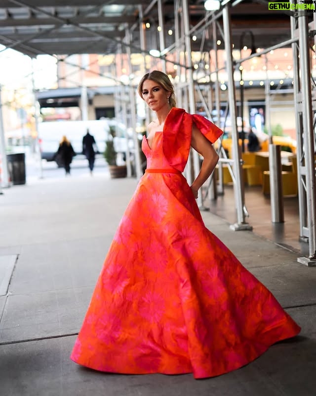 Pimpinha Jardim - 13.4K Likes - International Emmy Awards ✨
Dress: @joao_rolo_couture
Jewels: @boutiquedosrelogiosplus
Styling: @goncalomello
Ph: @ruivalido