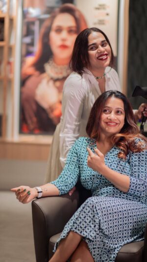 Poojitha Instagram - “Transform your look, transform your life” ❤️❤️❤️

@auraglobalbeautylounge 
Media : @seven_days_media 

#dubai #sharjah #beautylounge #saloon #women