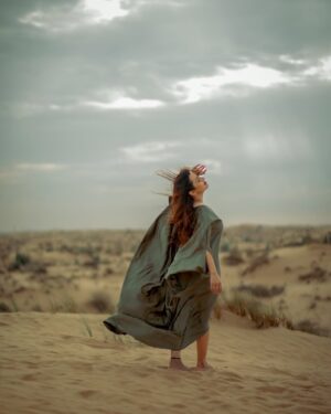 Poojitha Instagram - “Sunlight on my face, smile on my heart” ❤️

Thank you @razee_rasheed @seven_days_media for choosing this atmosphere and thank you @_kirankm_ for these captures 🩷🩷

#dubai #desert #nature #love #actress #poojithamenon