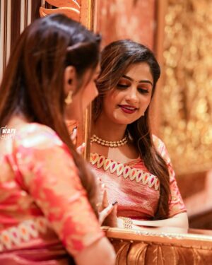 Poonam Mishra Instagram - Saree, bindi, and that desi swag…♥️♥️♥️
Special thanks to @saswatjoshi for sending me such amazing pictures….
P.c: @wapi_films