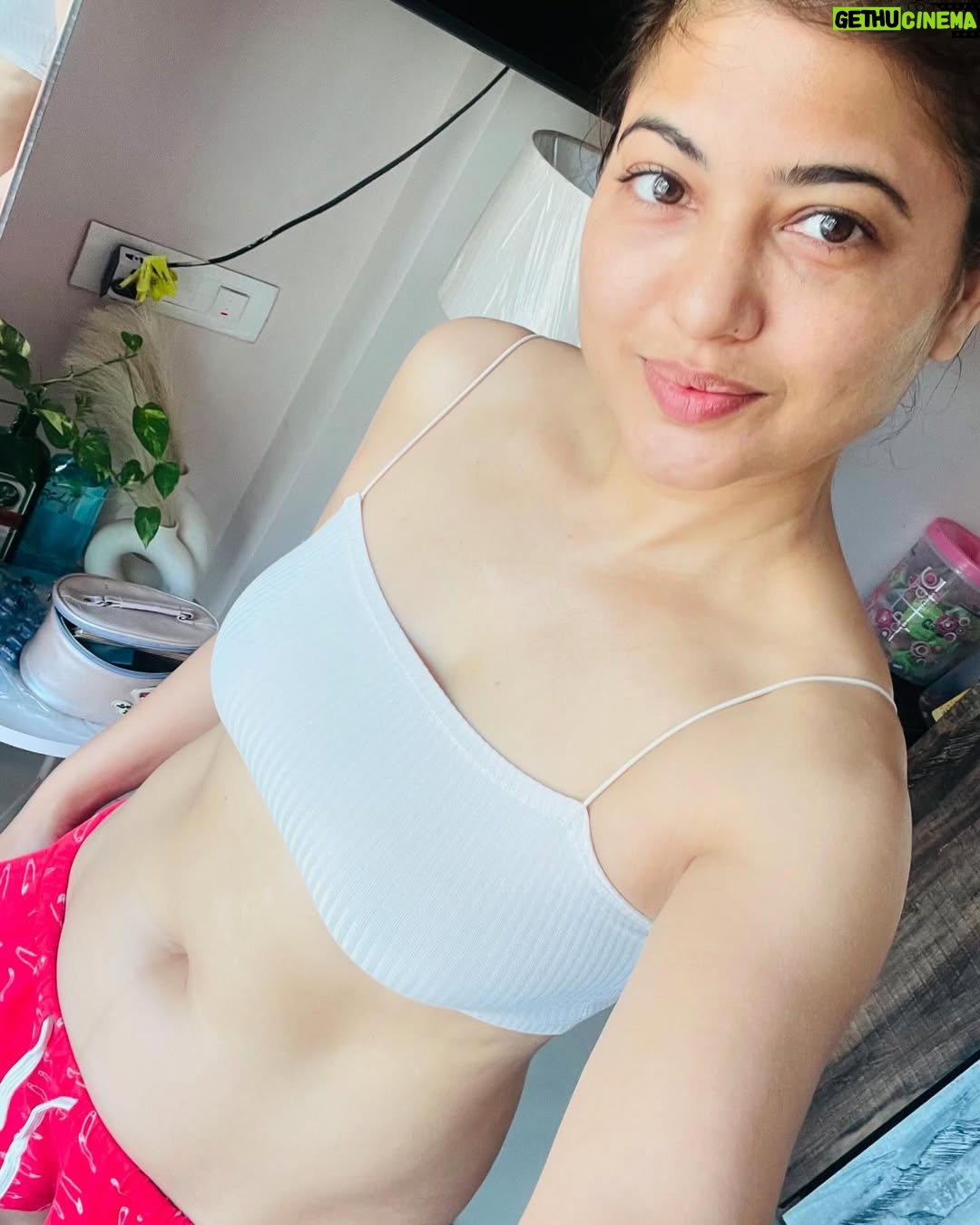 Poonam Rajput - 8K Likes - Aaj ka caption ye hai ki caption dalne ka mann nhi kiya to aaj k liye itna kaafi hai. Jaldi dhamaka hoga. 🤓🔥🤣