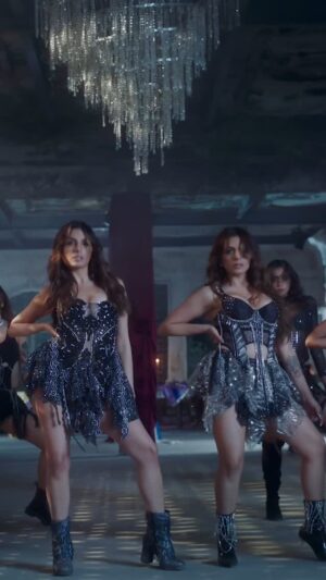 Prakriti Kakar Instagram - New banger just landed 🔊
AA ZARA out now! 🎵❤️

@the.rish @mellowmellow @sharicsequeira @yasshkadamm @virginmusicin @thisissupra 
@representmgmt @aayushmansinha @amitkridey @dhavalthakkar729 @kajal._.israni @mixedbyhanish @malvikadusad @momomatiz.pov @theperpetualdaydreamer @uttkrshh  @prashish_jain #freshdrop #dance #dancesong #bangeralert #newmusic #aazara #fresh #fridayfeeling