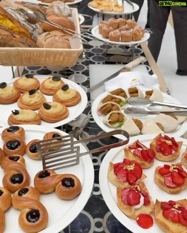 Pranitaa Pandit - 25.9K Likes - Brunch, but make it ✨magical✨! A feast for the senses at ITC Maratha—where delicious bites meet mystic insights. From mesmerizing magic tricks to tarot revelations and astrological wonders, every moment was sprinkled with a little bit of the extraordinary! Who knew brunch could be this enchanting? ✨♠️🔮🌙 #MagicOnMyPlate #BrunchWithATwist #ITCExperience @itcmaratha