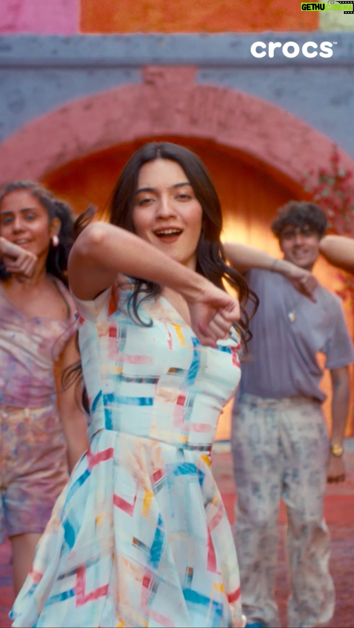 Pratibha Ranta - 424.4K Likes - POV: The ‘90s didn’t just come back—they’re taking over with 💥🎶 Rangeela Re on loop, and we’re here for it!
Bringing #YourCrocsYourRang vibes this Holi with 💛 @pratibha_ranta 💛
She didn’t just play Holi, she slayed Holi with her Crocs and jibbitz collection 🔥
Drop a 🎨 if this is the vibe you’re digging this holi!
🛍️ Shop Jibbitz™️ & Crocs on crocs.in and celebrate Holi in style! 💜
#HoliwithCrocs #CrocsIndia