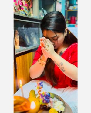 Pratyusha Paul Instagram - Har Har Mahadev, jai shiv shambhu..🔱🕉️ Trust in Mahadev, and He will guide you through every storm in life... #mahashivratri