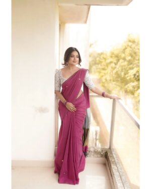 Preethi Sharma Instagram - 🌸🪞🦢

Costumes - @kaarigai.sarees 
Photographer - @camerasenthil 
Makeup - @jeevithamakeupartistry 
Shoot Organized by @rrajeshananda 

#shootmode #photoshoot #sareelove❤️ #casual #preefam☮️ #preevibes☮️ #preelovesyou☮️
