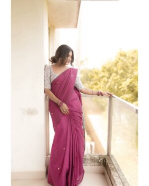 Preethi Sharma Instagram - 🌸🪞🦢

Costumes - @kaarigai.sarees 
Photographer - @camerasenthil 
Makeup - @jeevithamakeupartistry 
Shoot Organized by @rrajeshananda 

#shootmode #photoshoot #sareelove❤️ #casual #preefam☮️ #preevibes☮️ #preelovesyou☮️